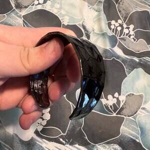 NWOT paparazzi black snake print bracelet